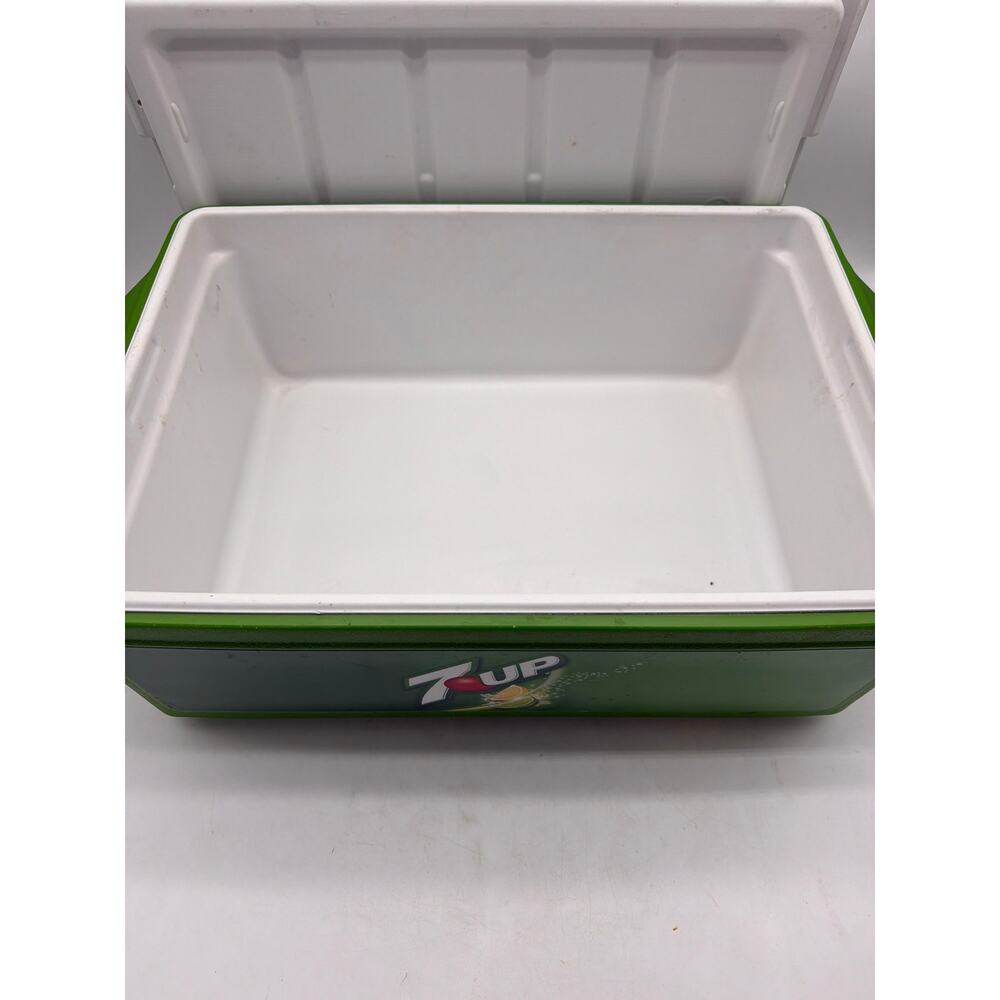 COLEMAN Party Stacker Cooler 7 Up Slimer Lime Green 24 Cans Ice Chest - Picture 3 of 4